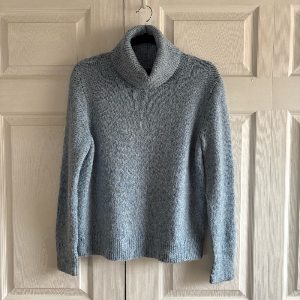 Banana Republic Relaxed Merino Wool Alpaca Light Blue Sweater MP‎ Preppy Career